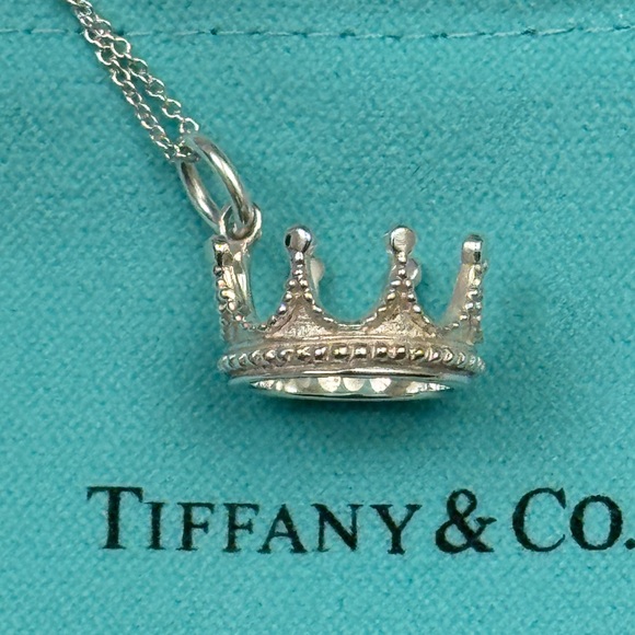 🌟HP🌟LIKE NEW, RARE!! Auth Tiffany & Co. Silver Princess Crown 16 Inch Necklace - Picture 1 of 6